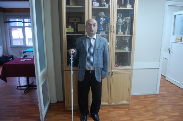 Mehmet Gürel: Derneğimizin bünyesinde kupalar kazanmış spor klüpleri var. Devlet engelli sporcularımız belli bir dereceye girerlerse yol ve konaklama masraflarını karşılıyor. Ama sponsor olmuyor. Sporcularımızın para kazanabileceği bir noktada değiliz.