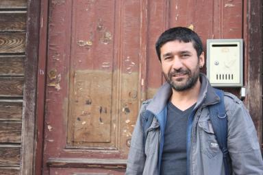 Ercan Aktaş: “Kitabı okumak istiyorsanız 5 Mart Pazar 15-18 saatleri arasında İstanbul Beyoğlu’ndaki İsmail Beşikçi Vakfı’na herhangi bir kitap getirerek karşılığında Öykülerle 12 Eylül’ü alabilirsiniz. Toplanacak kitaplar cezaevlerindeki mahkumlara gönderilecek”