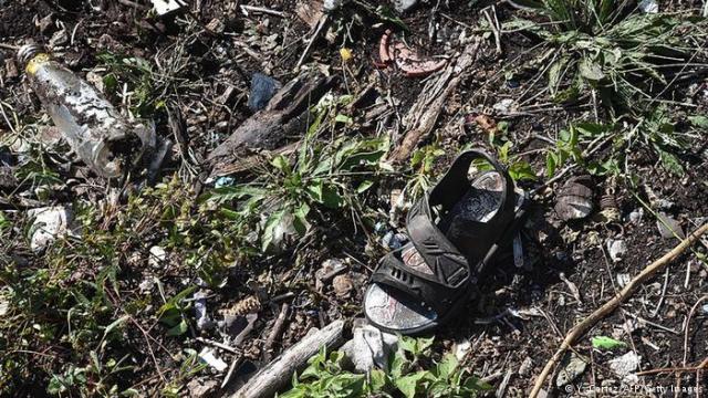 Öğrencilerin kaybolduğu bölgede bulunan bir sandalet